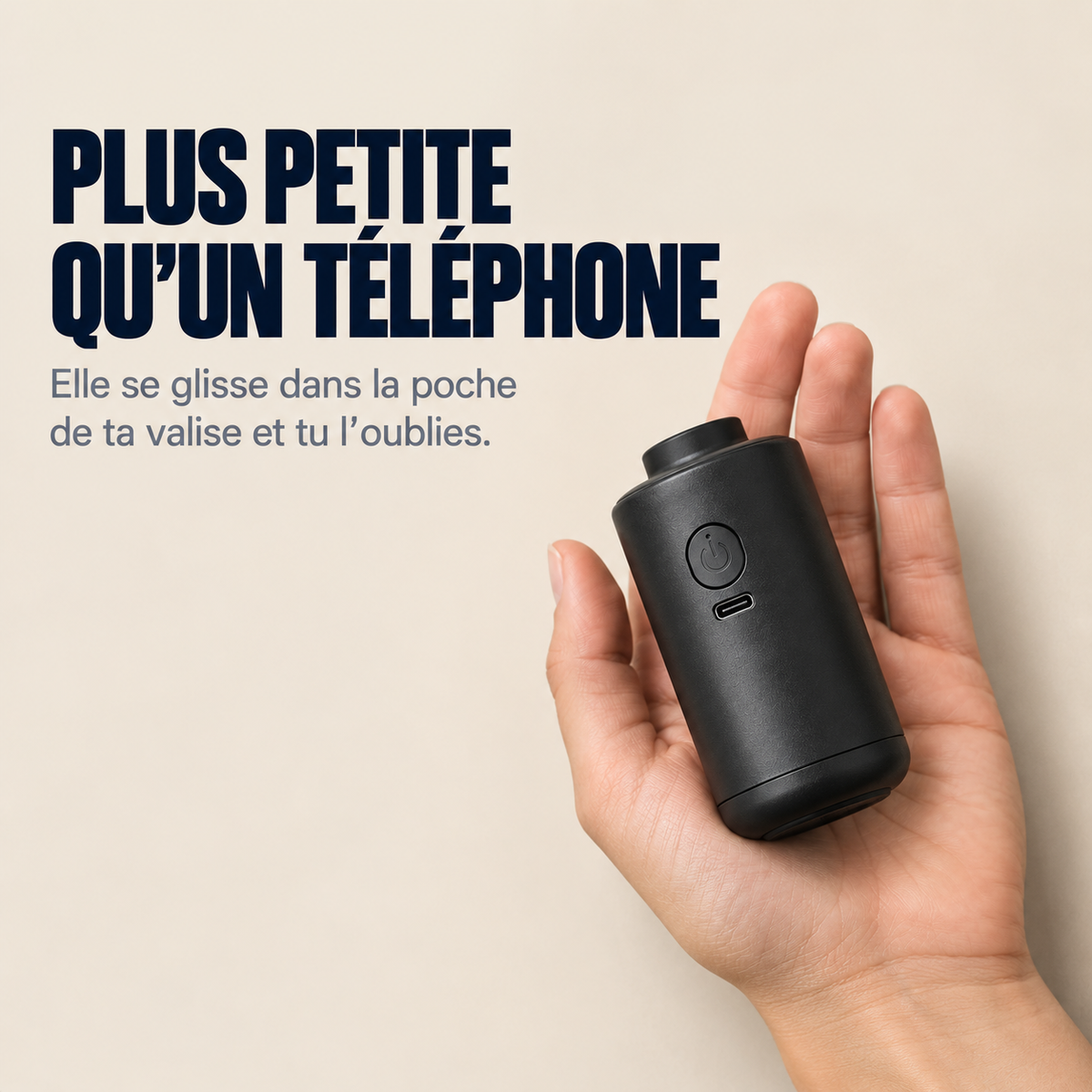 Pompe électrique flatbag tenue dans une main, plus petite qu'un téléphone
